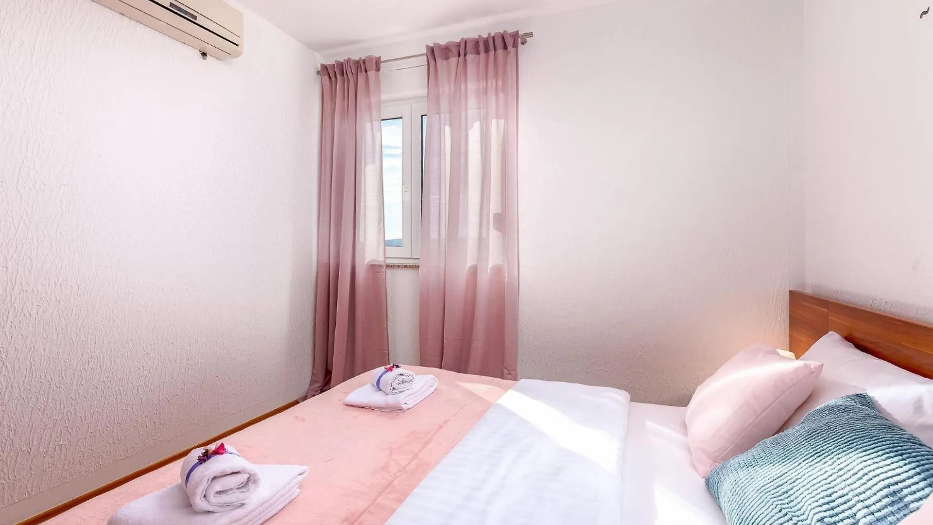 2 Bedroom Stunning Apartment In Crikvenica