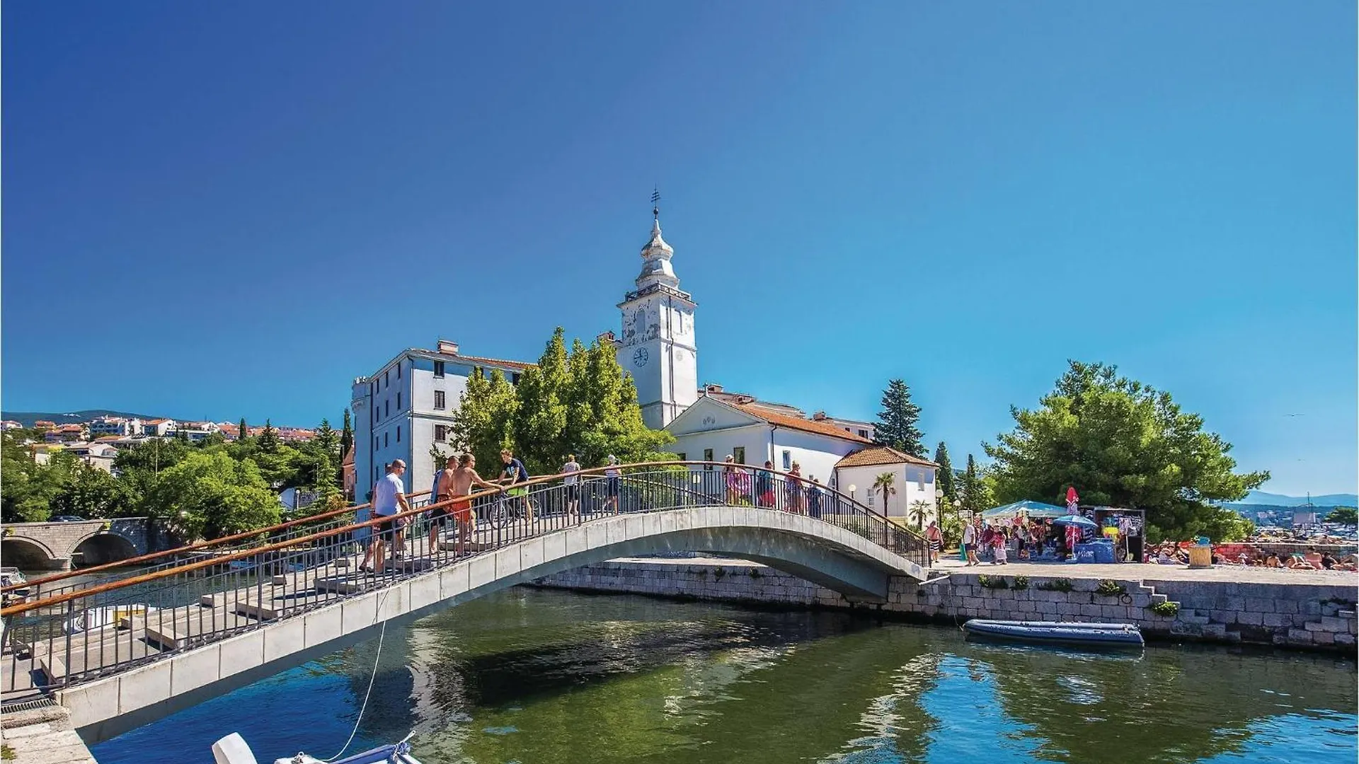 2 Bedroom Stunning Apartment In Crikvenica 0*,